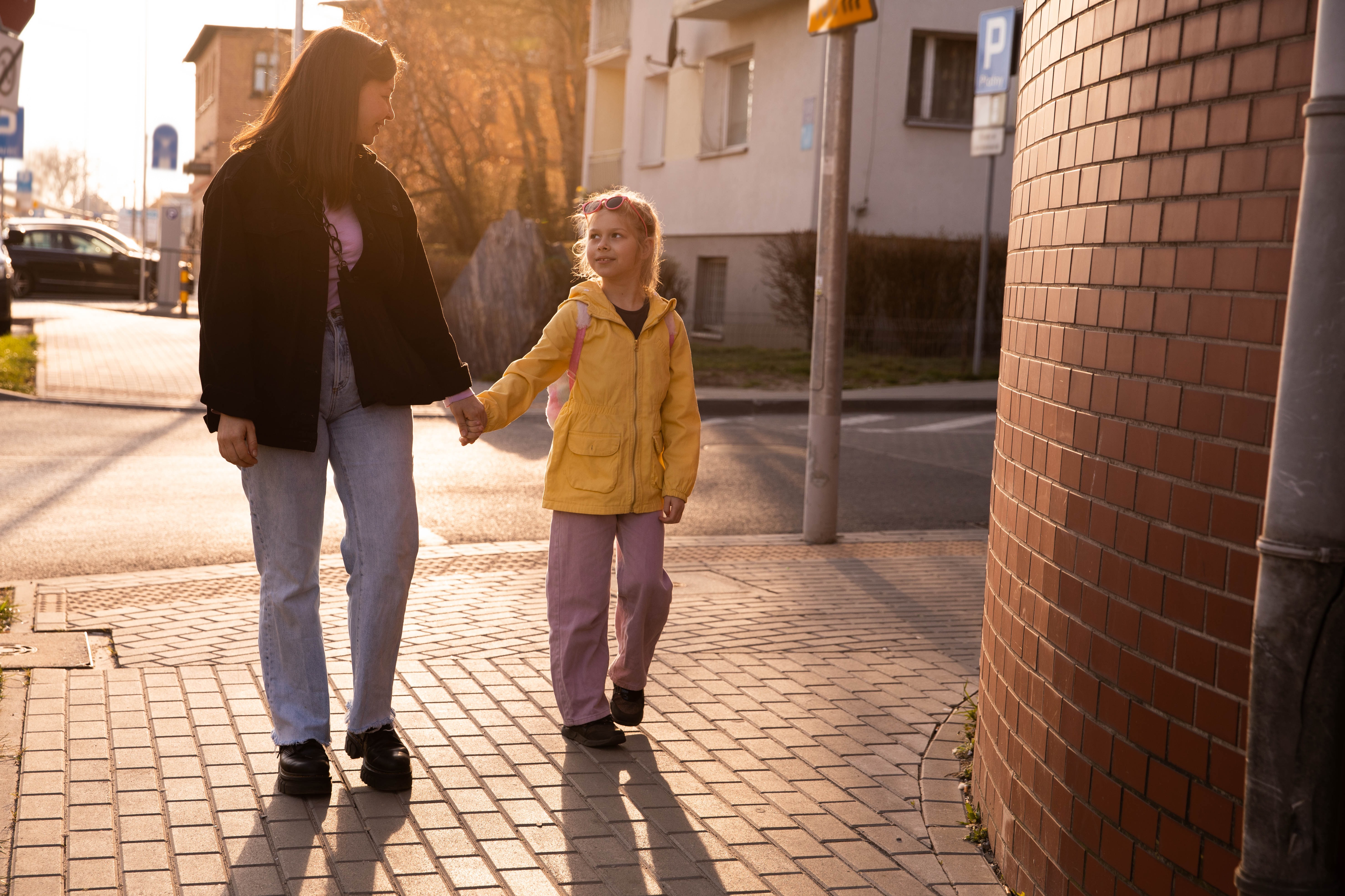 Practical Tips to Strengthen Neighborhood Safety for Residents